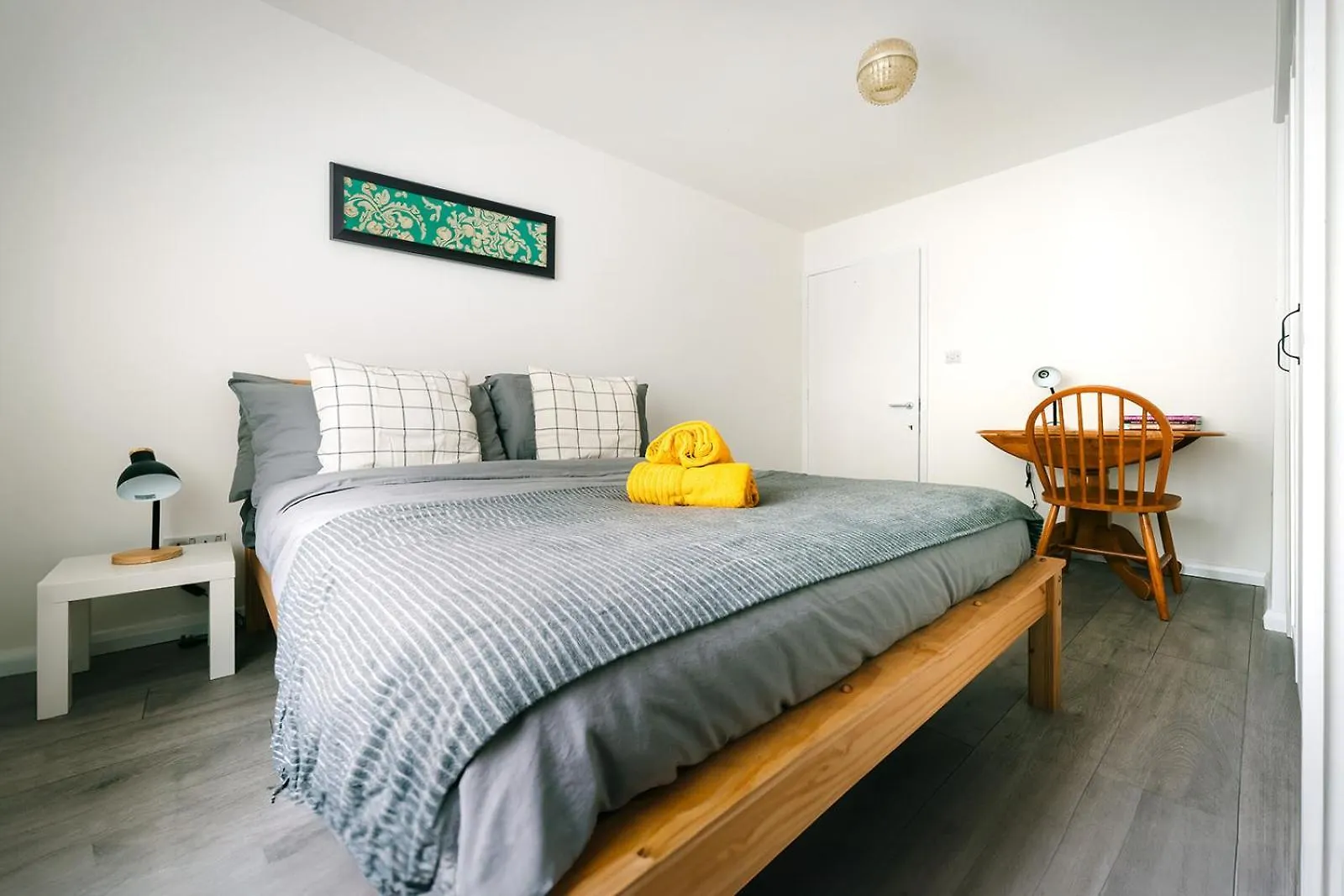 2 Bedroom Apartment Near London Bridge With A Garden
