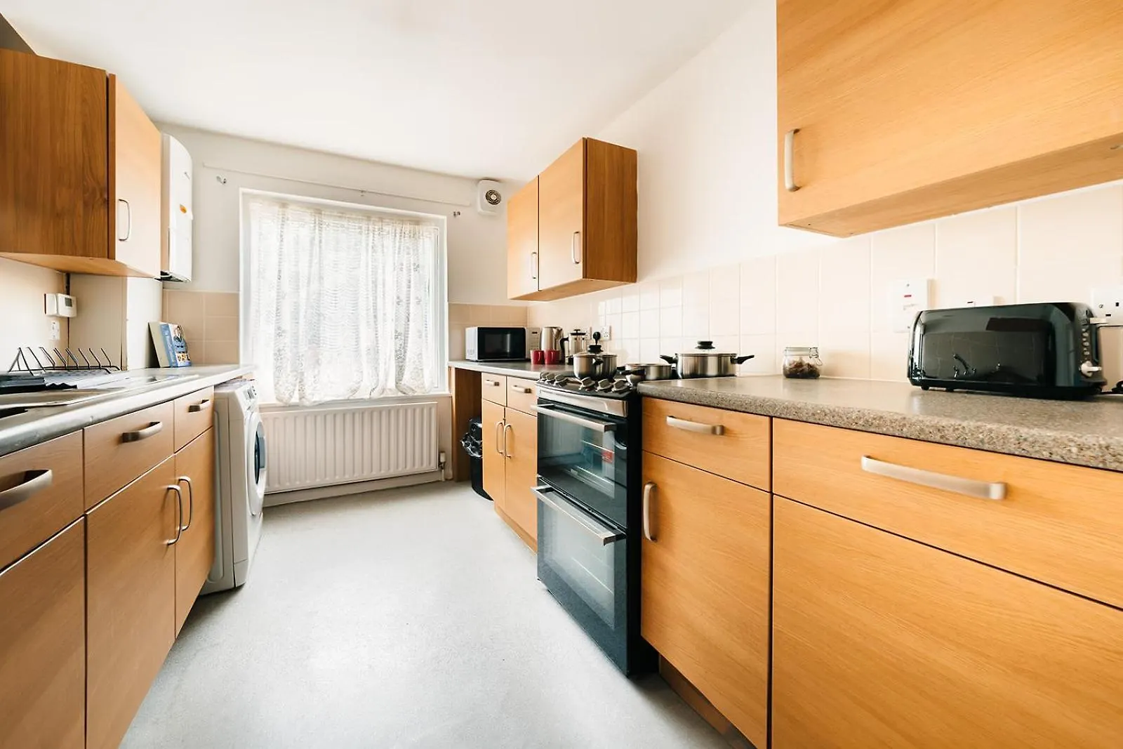 2 Bedroom Apartment Near London Bridge With A Garden