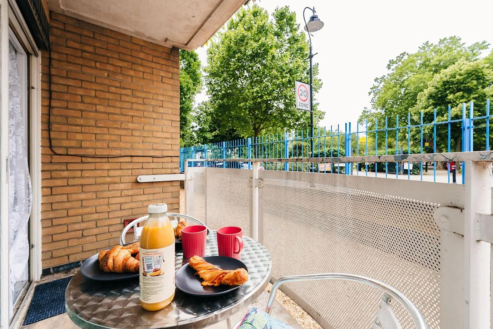 2 Bedroom Apartment Near London Bridge With A Garden