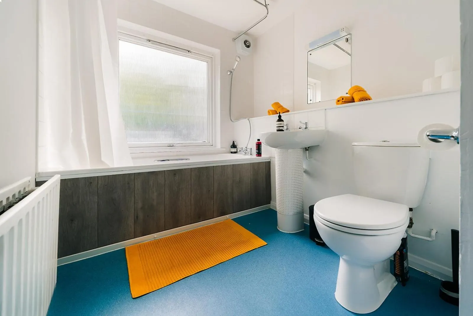 2 Bedroom Apartment Near London Bridge With A Garden